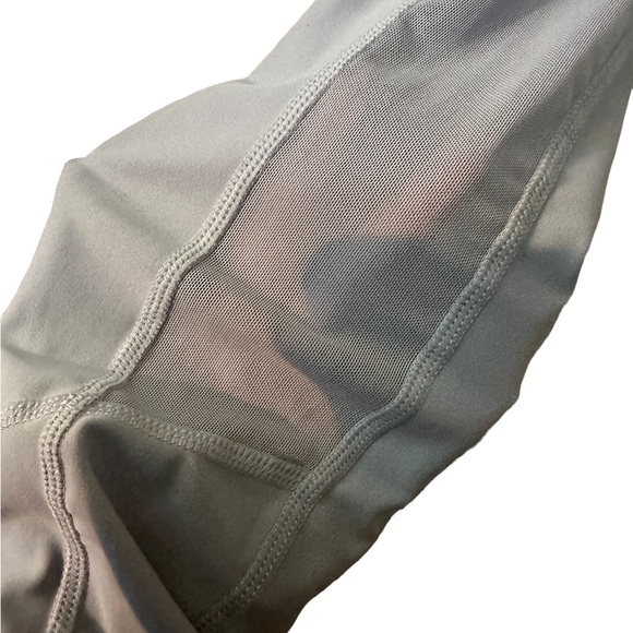 Kora Gray Legging Pants mesh on side Med - Picture 7 of 9